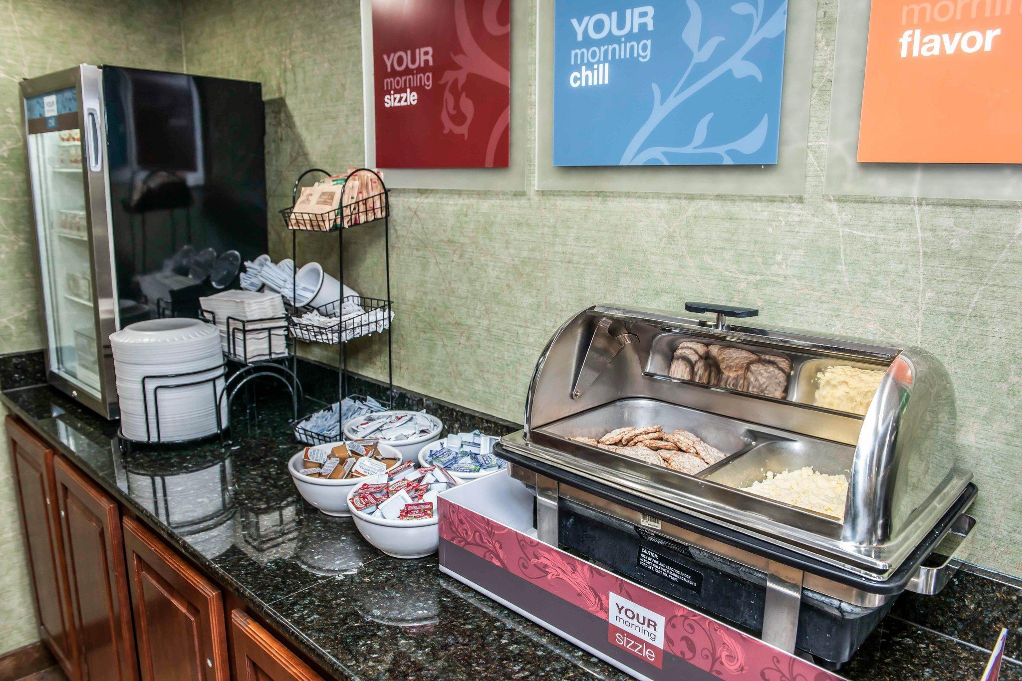 Comfort Inn & Suites North At The Pyramids Indianapolis Ngoại thất bức ảnh