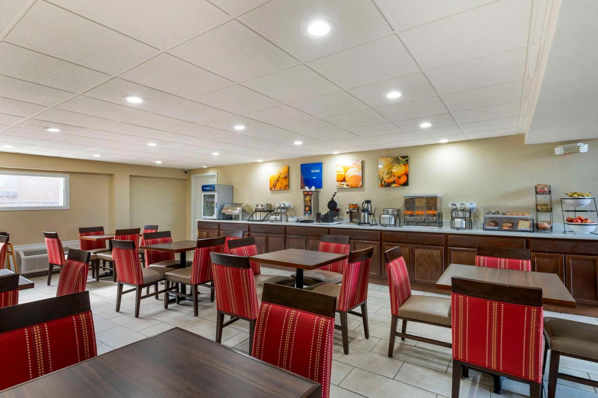 Comfort Inn & Suites North At The Pyramids Indianapolis Ngoại thất bức ảnh