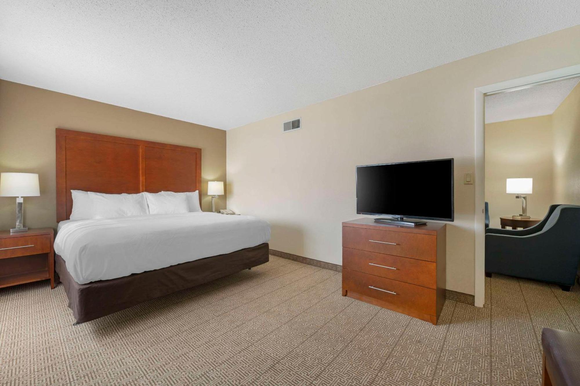 Comfort Inn & Suites North At The Pyramids Indianapolis Ngoại thất bức ảnh