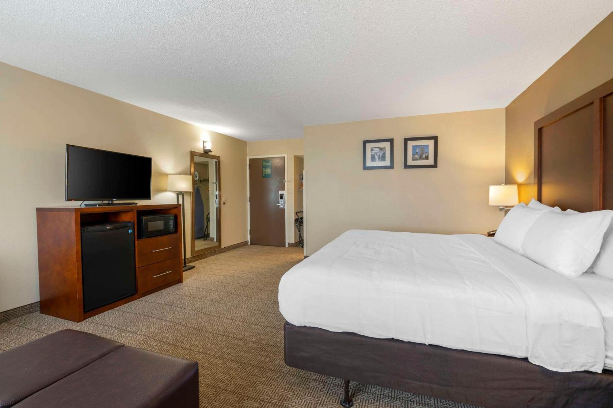 Comfort Inn & Suites North At The Pyramids Indianapolis Ngoại thất bức ảnh
