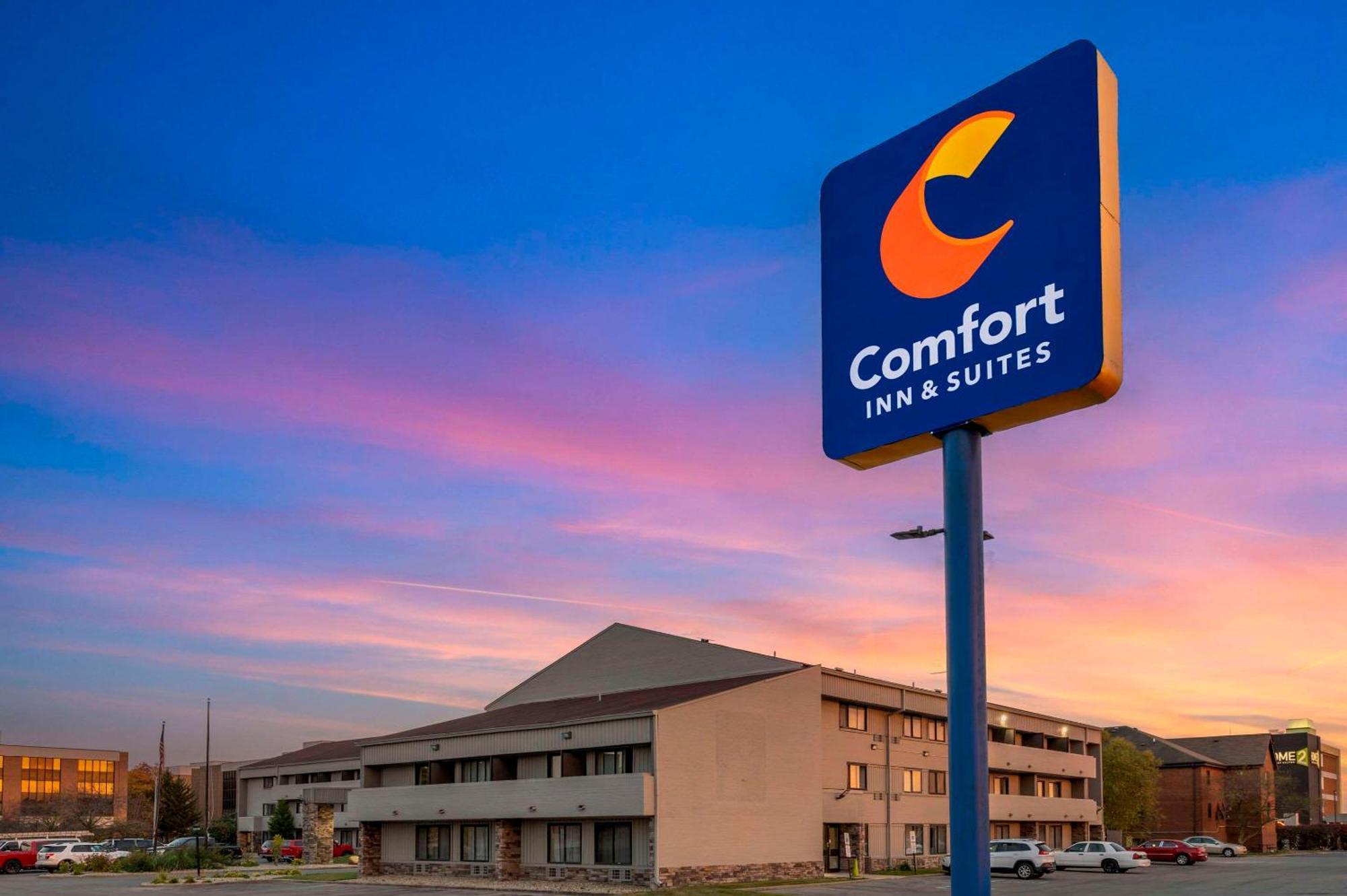 Comfort Inn & Suites North At The Pyramids Indianapolis Ngoại thất bức ảnh