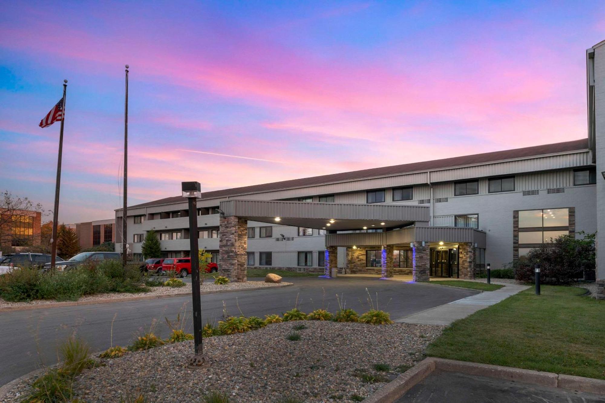 Comfort Inn & Suites North At The Pyramids Indianapolis Ngoại thất bức ảnh